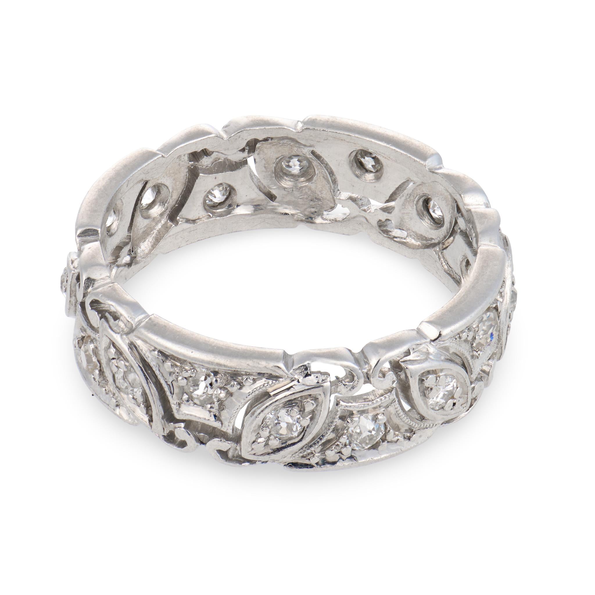 Art Deco Platinum Diamond Foliage-Motif Band