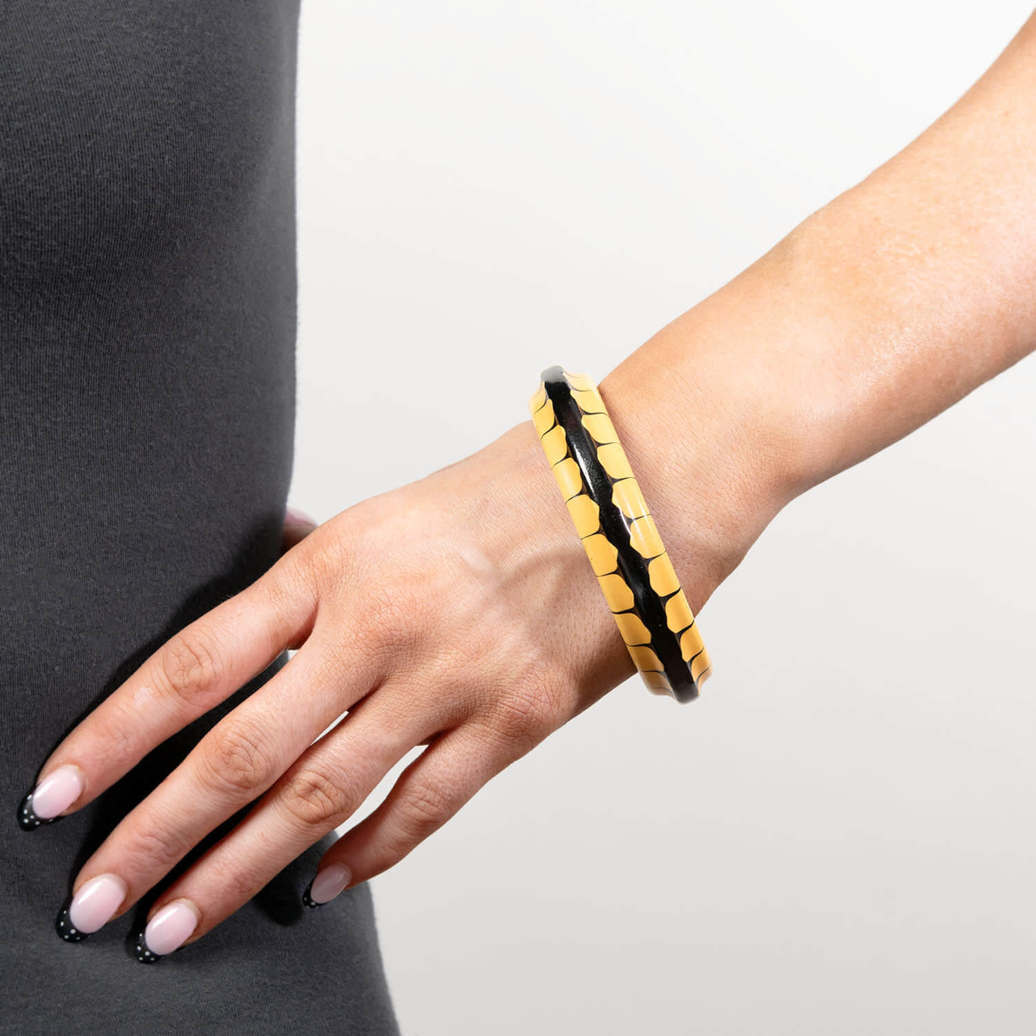 Retro Bakelite Cream Corn and Black Bakelite Bangle