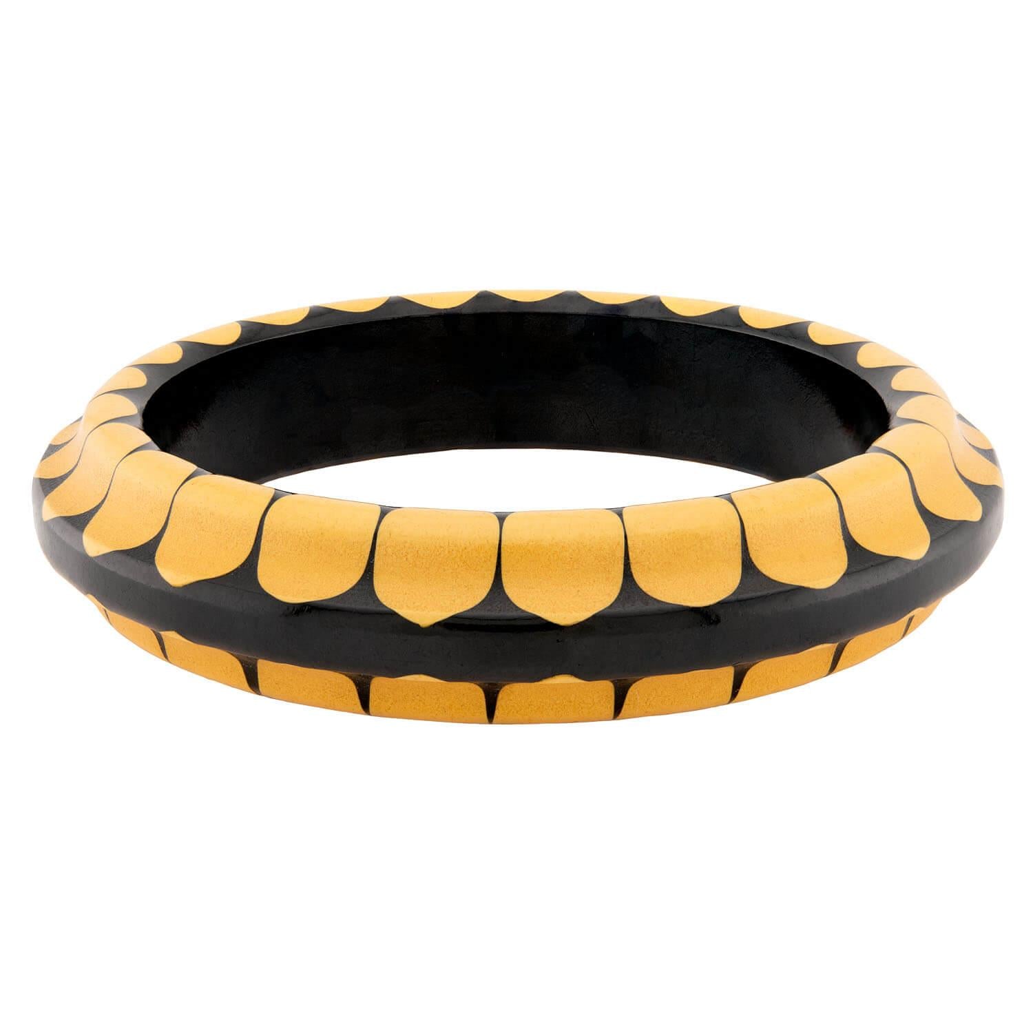 Retro Bakelite Cream Corn and Black Bakelite Bangle