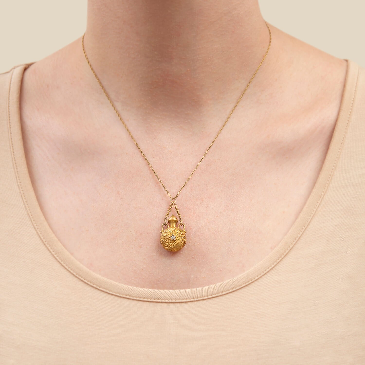 Victorian 15k Diamond Repoussé Vinaigrette Pendant