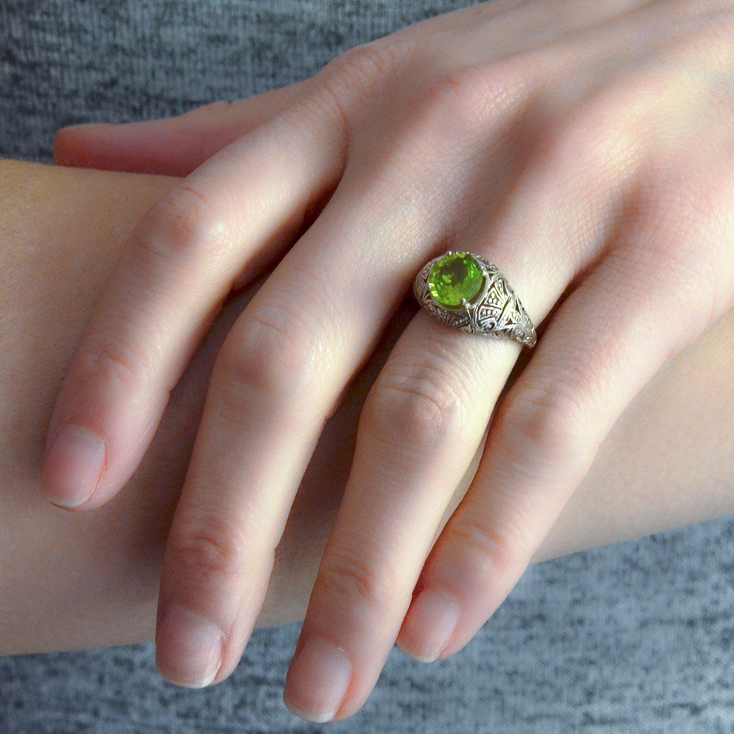 Late Art Deco 14kt Filigree Peridot Ring