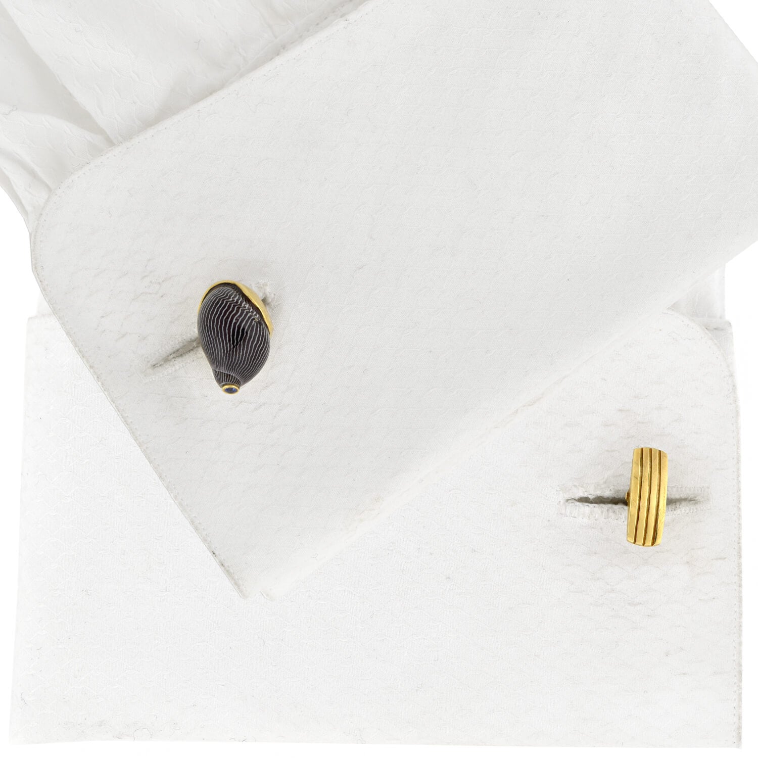 RENATO CIPULLO Estate 18kt Netrite Zebra Snail Shell + Sapphire Cufflinks