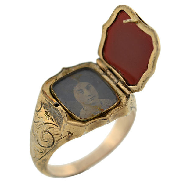 Victorian 10K Agate Signet Locket Ring