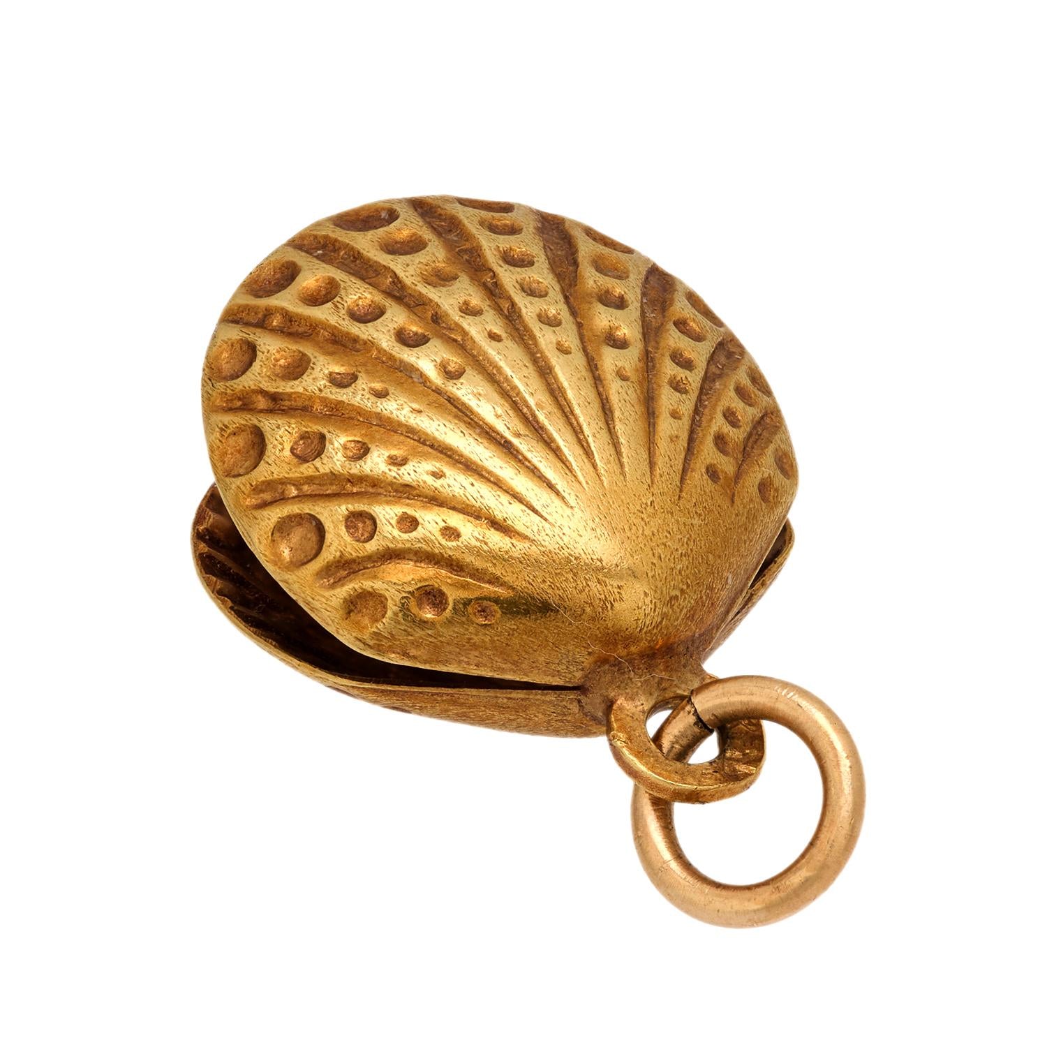 Retro 14k Pearl Clam Pendant/Charm