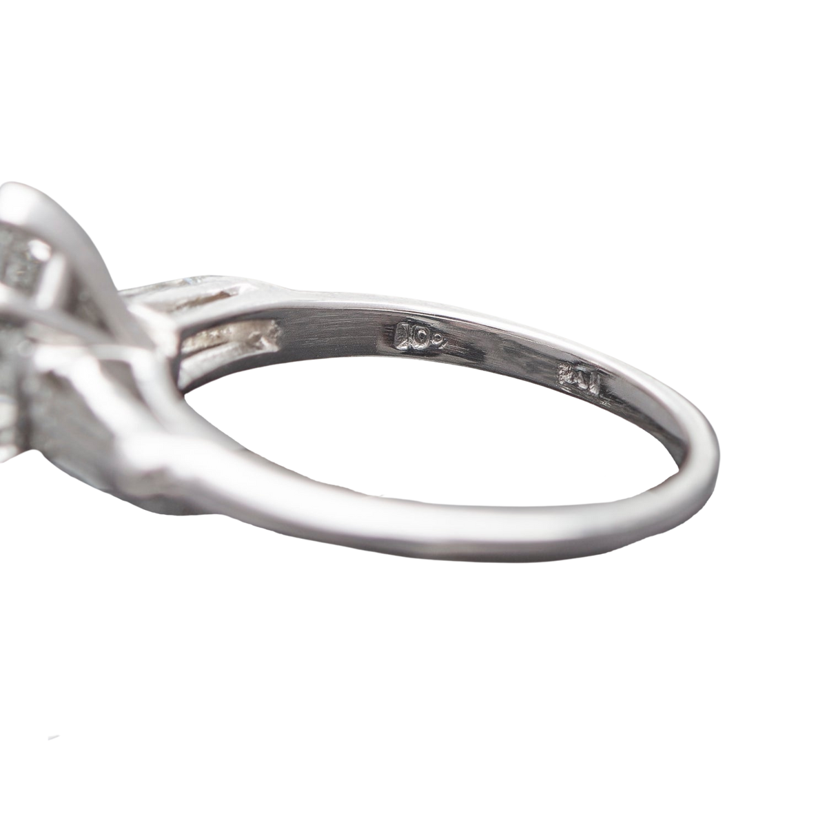 Art Deco Platinum Old Pear-Cut Diamond Engagement Ring 1.07ct