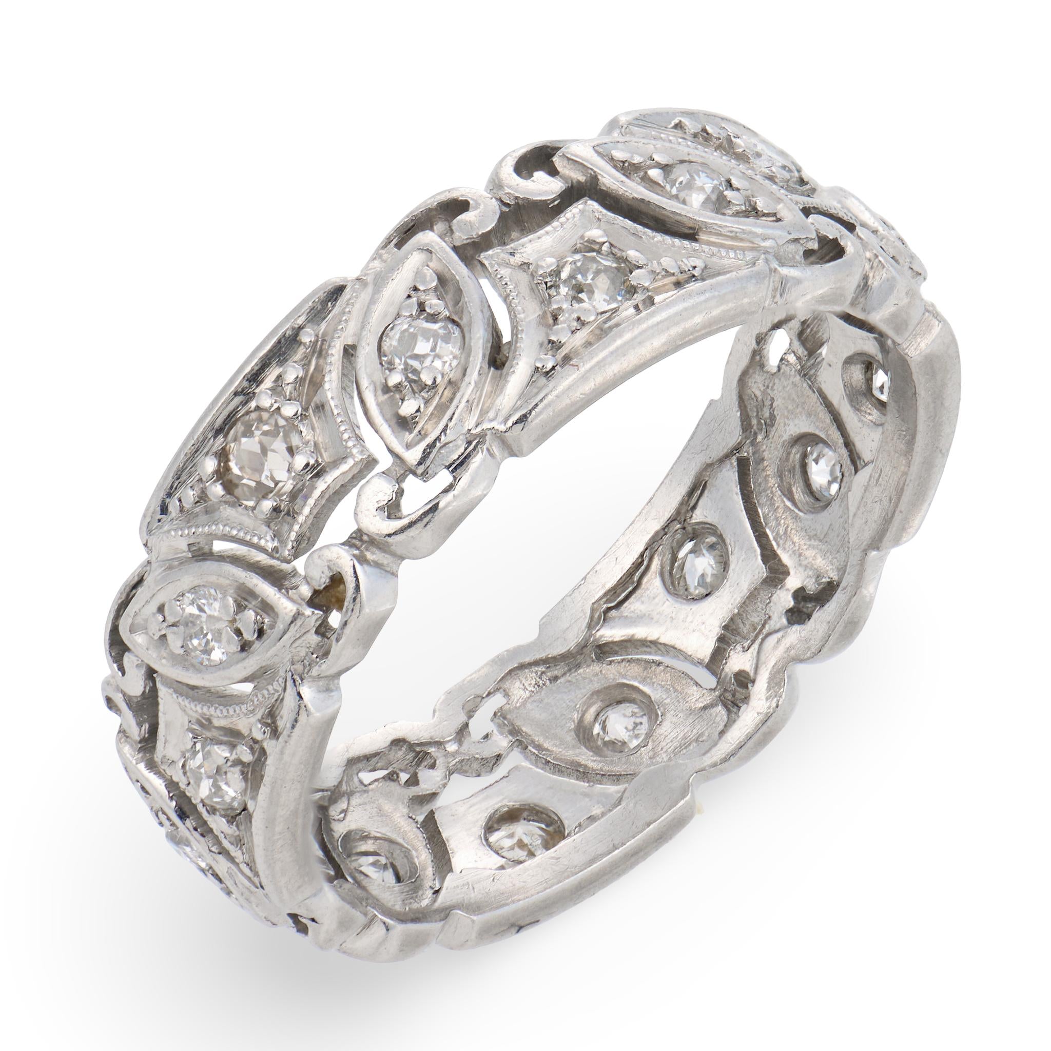 Art Deco Platinum Diamond Foliage-Motif Band
