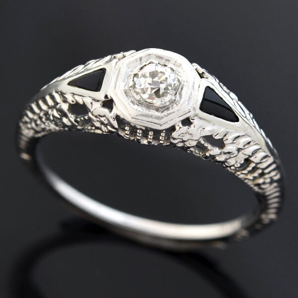 Art Deco 18kt Diamond Onyx Engagment Ring 0.15ct