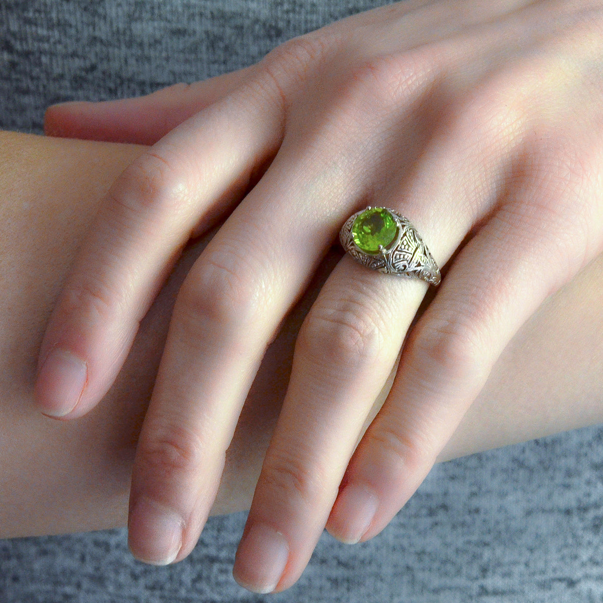 Late Art Deco 14kt Filigree Peridot Ring