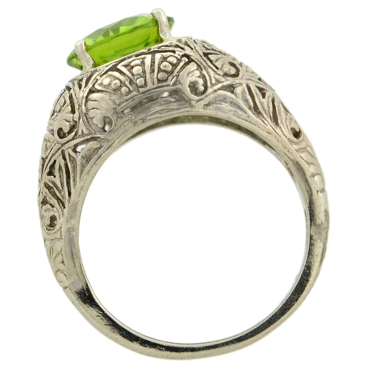 Late Art Deco 14kt Filigree Peridot Ring