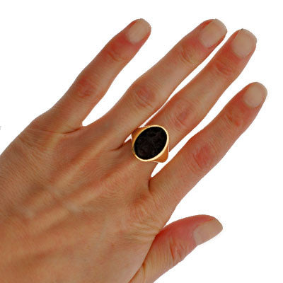 Late Victorian 18kt Sardonyx Family Crest Intaglio Ring